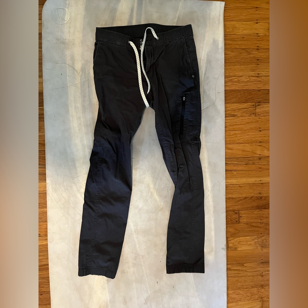 Vuori women’s ripstop pants XS NWOT